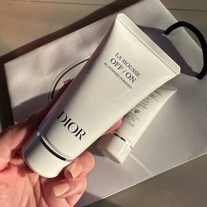Dior White Skincare Mousse